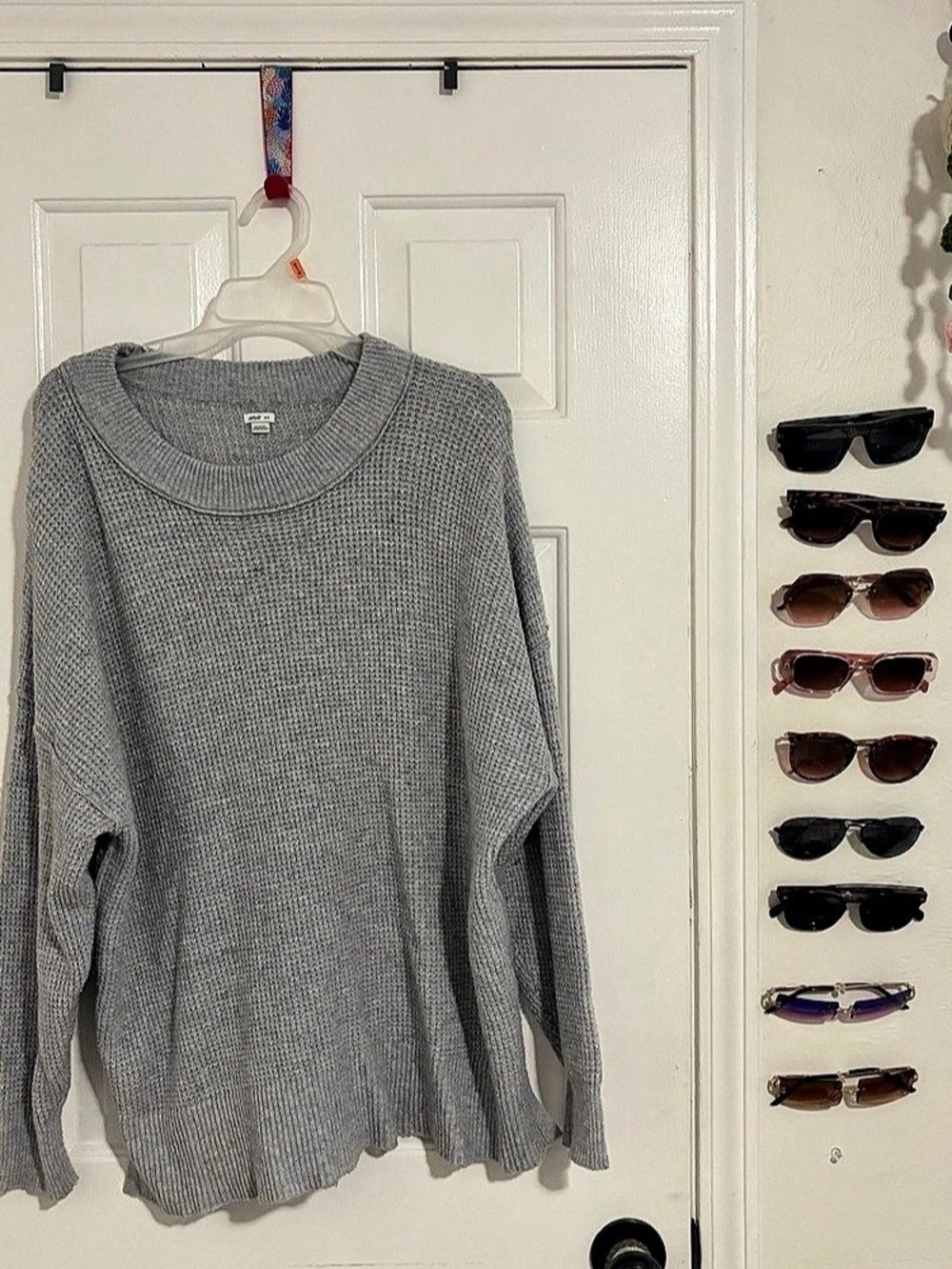Aerie Gray Crew Neck Sweater Size Medium Like New